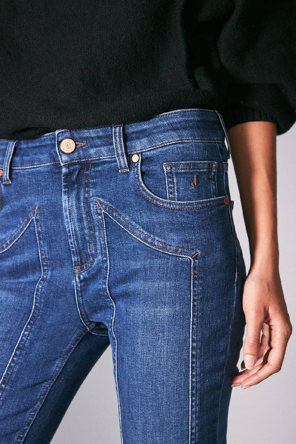 Jeckerson 5 tasche skinny con toppa in denim blu scuro Offerte