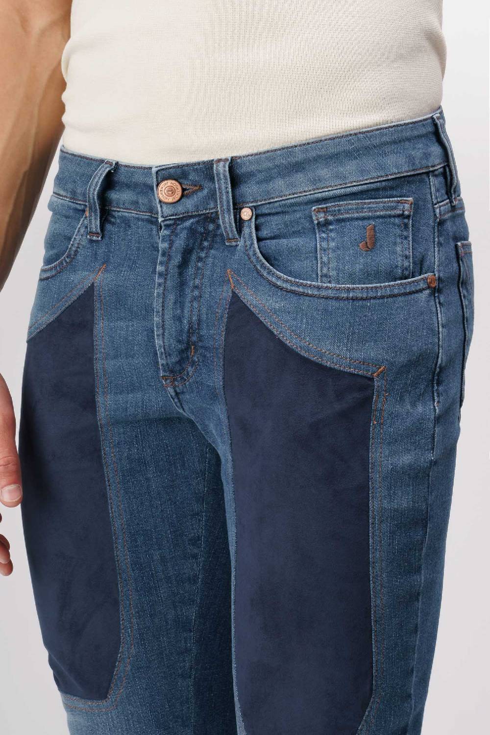 Jeckerson James - Pantalone 5 tasche con toppa in comfort denim blu scuro In Linea