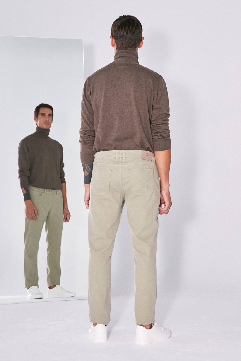 Jeckerson Pantalone in cotè de cheval slim fit con toppa Saldi