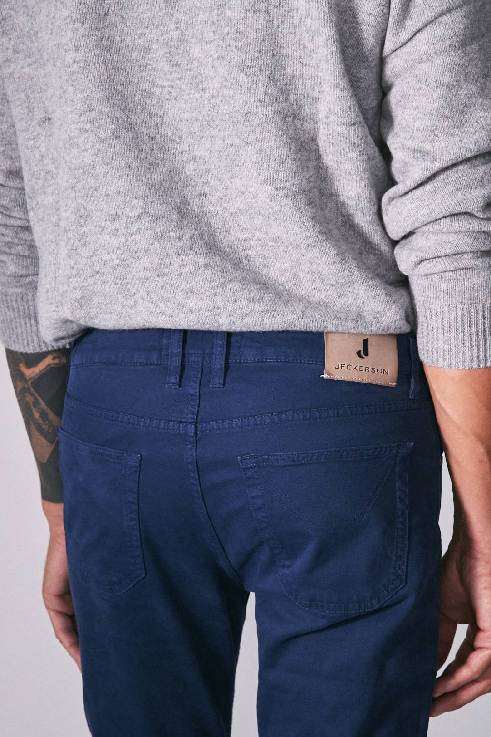 Jeckerson Pantalone skinny in gabardina stretch Offerte