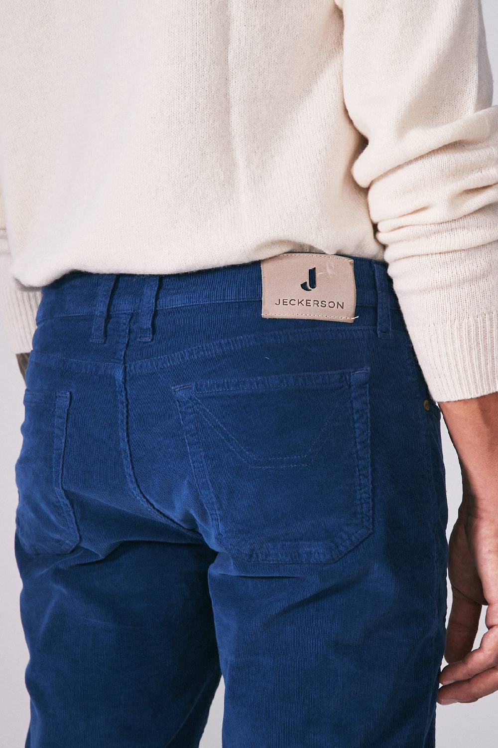 Jeckerson Pantalone slim fit in velluto con toppa in tono Saldi Di Fabbrica