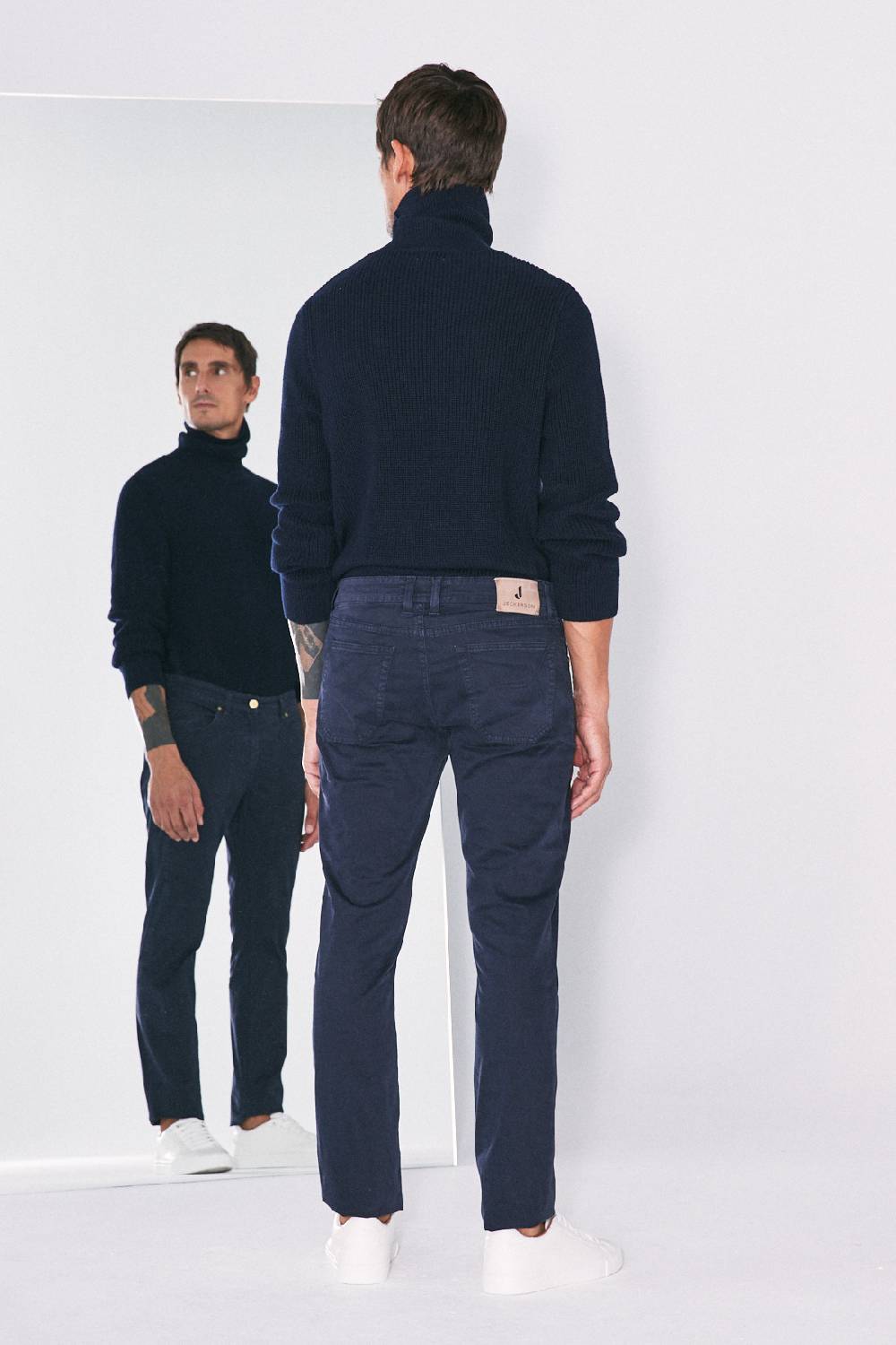 Jeckerson Pantalone slim fit in raso stretch con toppa Negozio