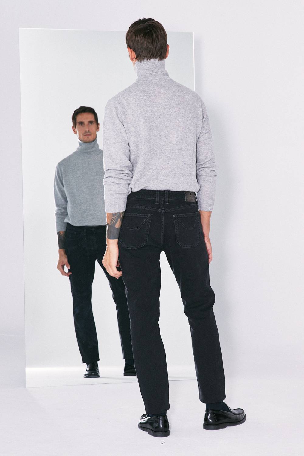 Jeckerson Pantalone 5 tasche in denim nero rinse con toppa in tono In Saldo
