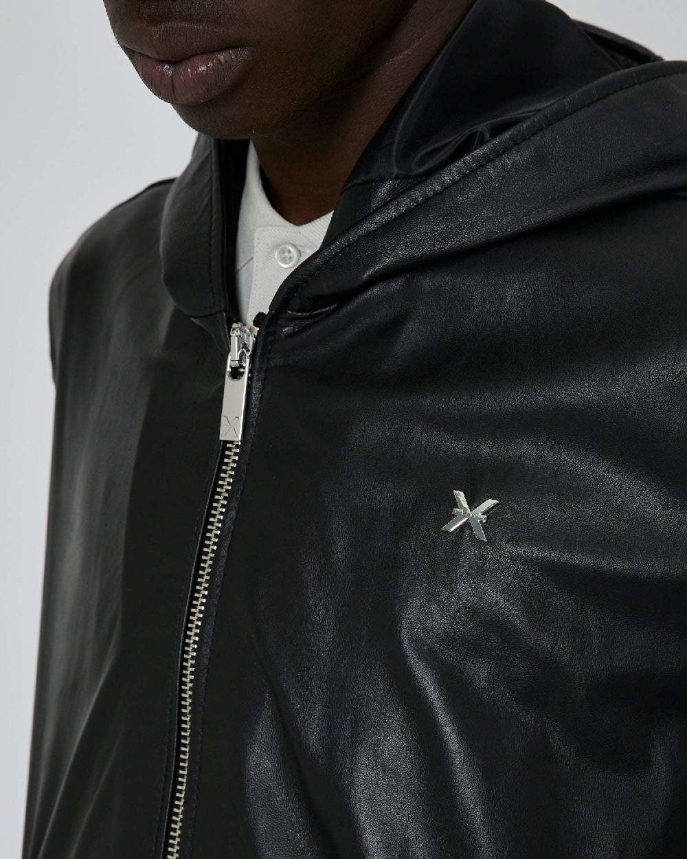 John Richmond Bomber in pelle con cappuccio In Saldo