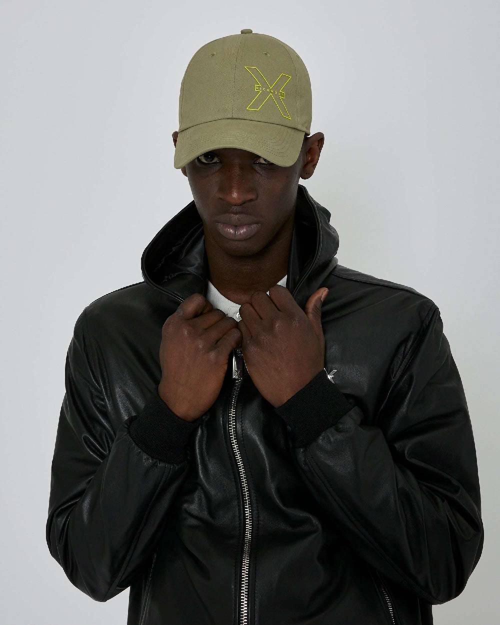 John Richmond Bomber in pelle con cappuccio In Saldo