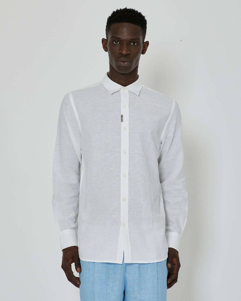 John Richmond Camicia basic in lino con placca metallica sul davanti Offerta