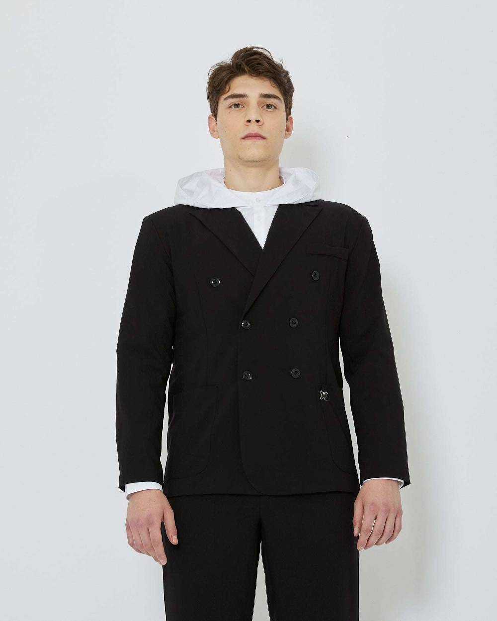 John Richmond Blazer doppiopetto con etichetta metallica logata Vendita Calda