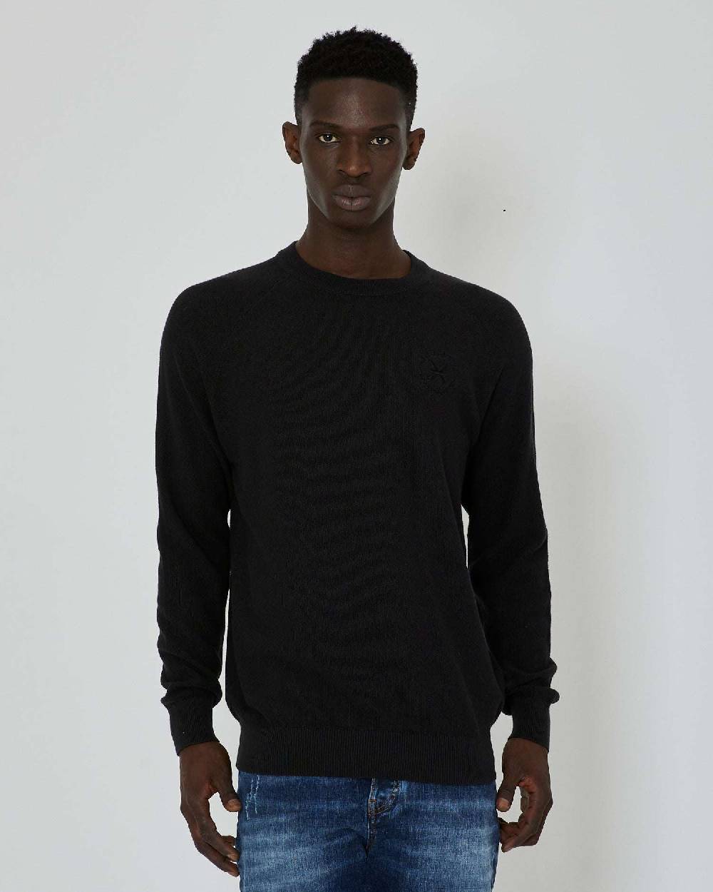 John Richmond Maglia con logo ricamato tone sur tone Vendita Economica