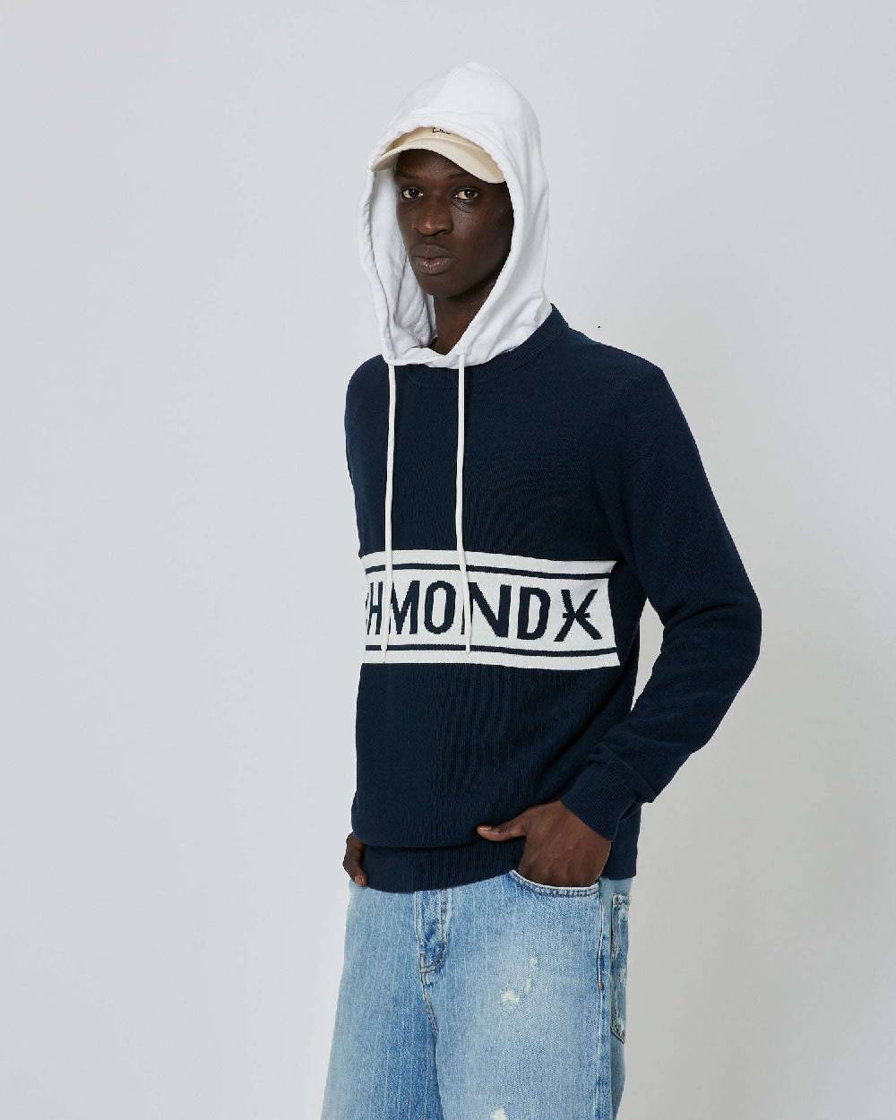 John Richmond Maglia bicolor con logo impresso sul davanti Saldi Di Fabbrica