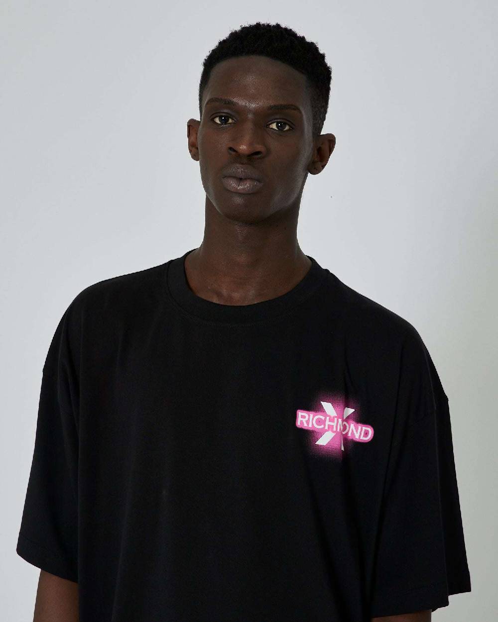 John Richmond T-shirt con grafica applicata sul retro e logo impresso sul davanti Moda