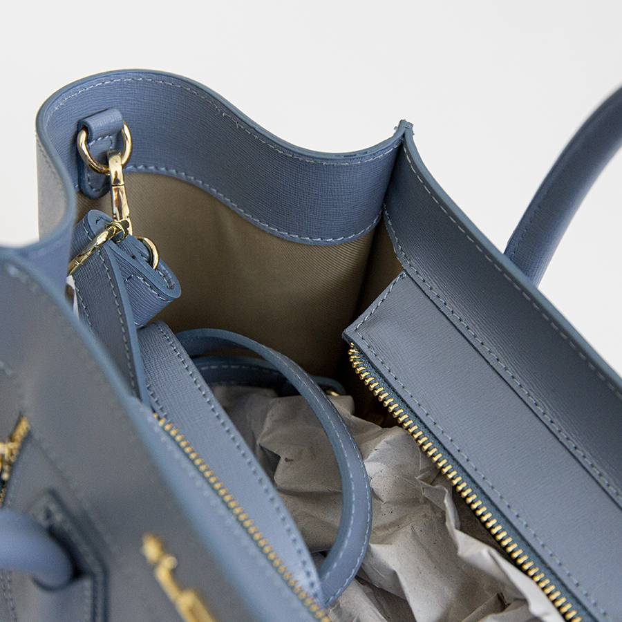 Laura Di Maggio ALIA – Borsa a trapezio in pelle saffiano avio Saldi Di Fabbrica