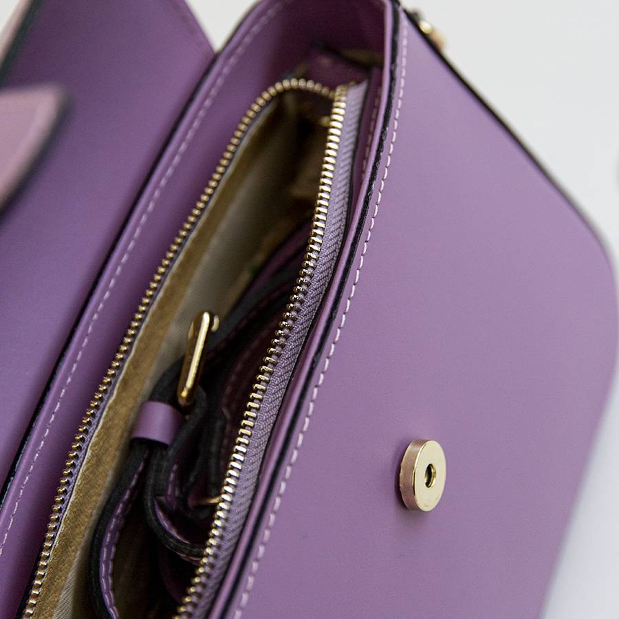 Laura Di Maggio DEA – Postina in pelle elegant lilla 2025