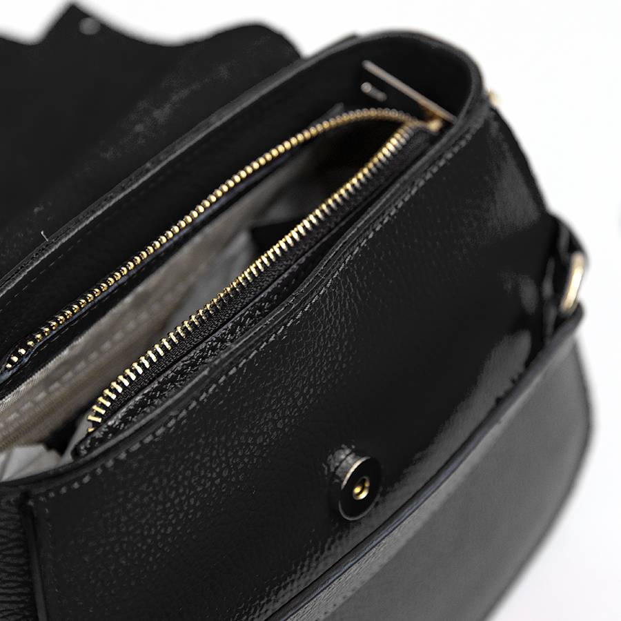 Laura Di Maggio SALLY – Postina con patta in pelle nera Online