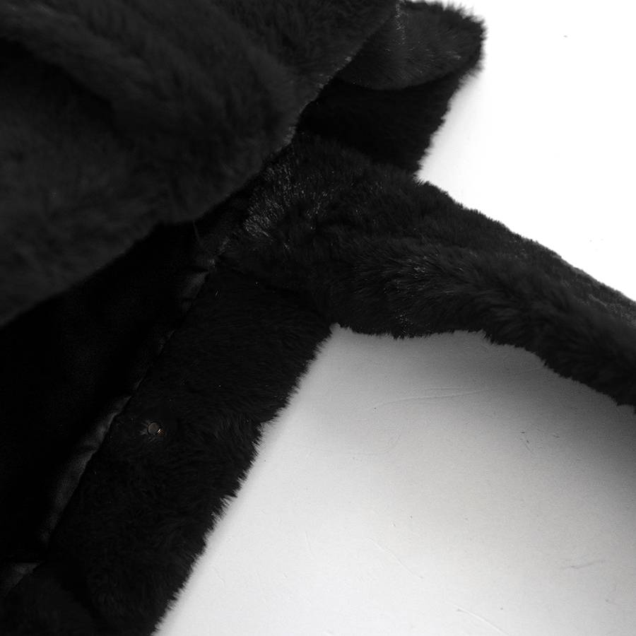 Laura Di Maggio FLUFFY – Maxi shopping in pelliccia ecologica nera Promozione