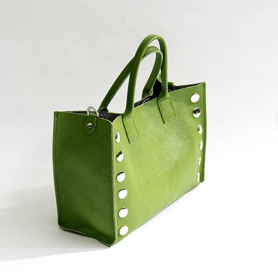 Laura Di Maggio SAM – Shopping con borchie in pelle verde aloe Saldi