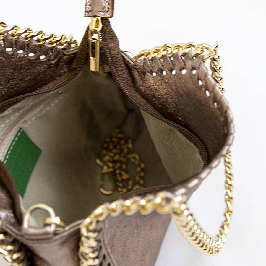Laura Di Maggio LUMI – Borsa con catene in pelle laminata bronzo 50% di sconto con spedizione gratuita