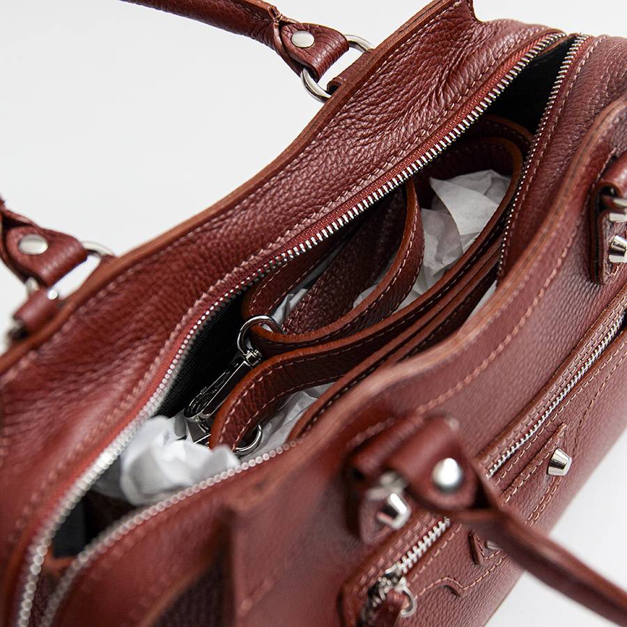 Laura Di Maggio BARCELLONA – bauletto in pelle rubino Officina