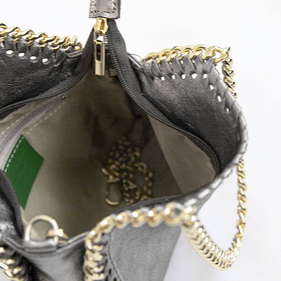 Laura Di Maggio LUMI – Borsa con catene in pelle laminata argento Limitato a 3 giorni
