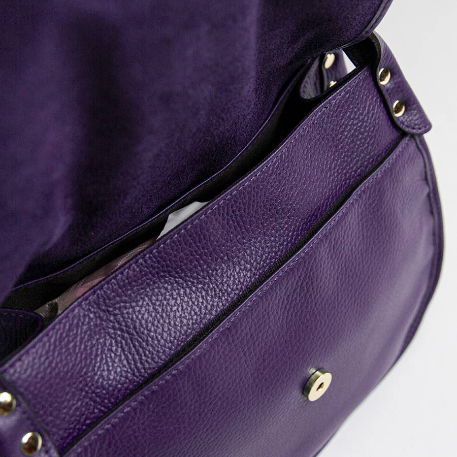 Laura Di Maggio SADDLE – postina in pelle e camoscio viola 2025