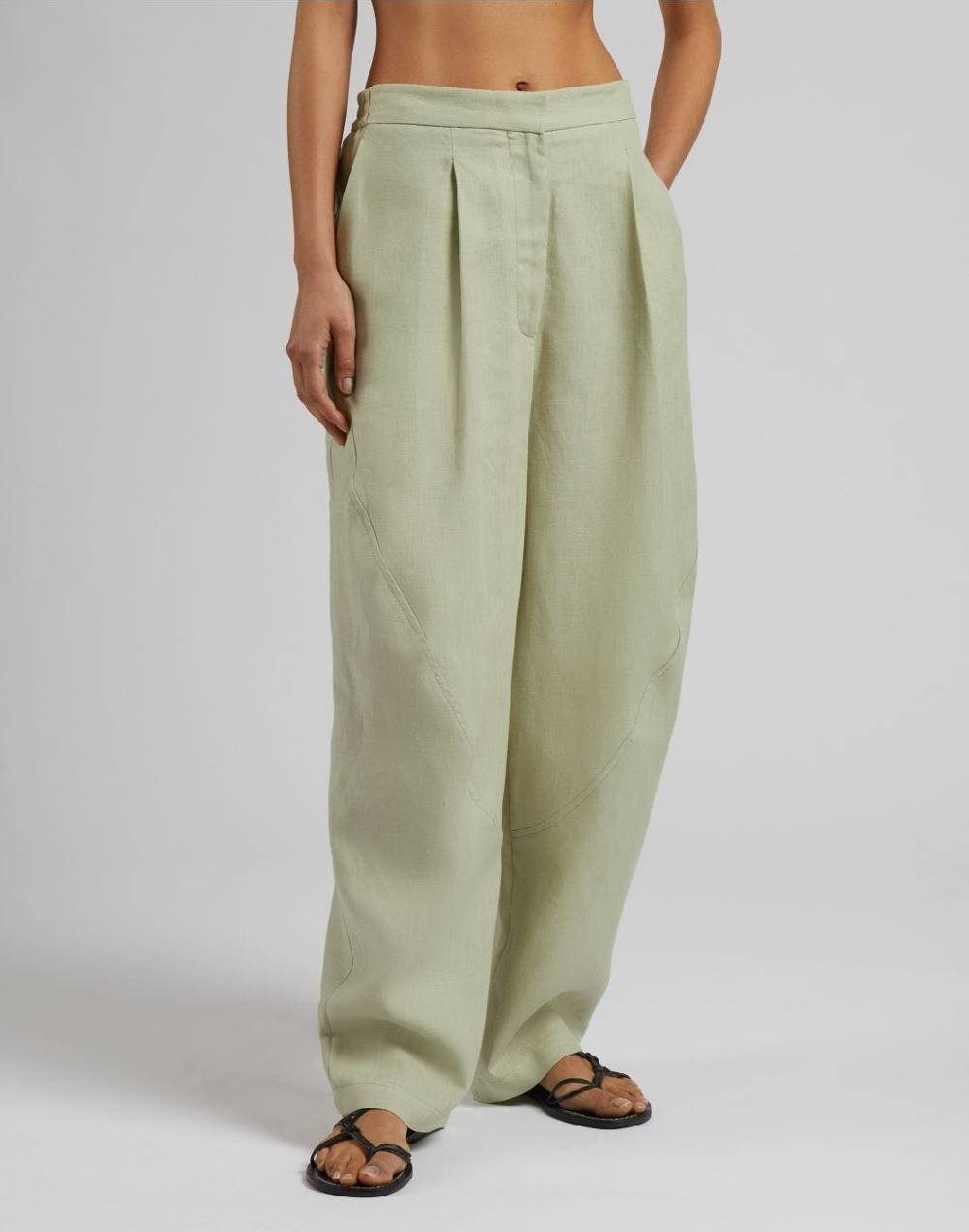 Lardini Pantalone ampio a vita bassa in tela di lino verde In Vendita