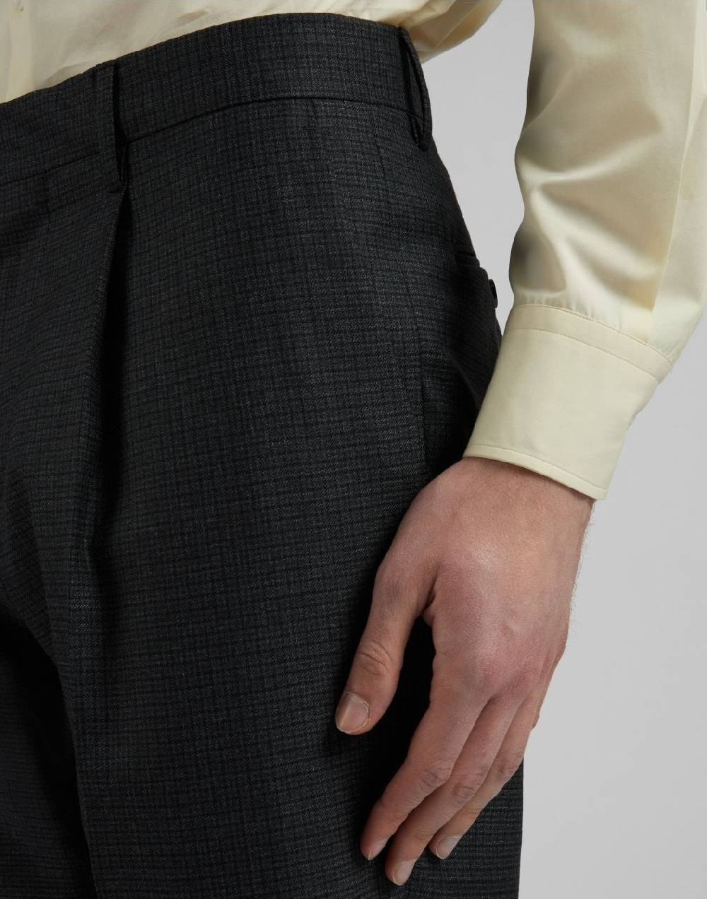 Lardini Abito linea feeling grigio-nero in tessuto damier in pura lana Novità