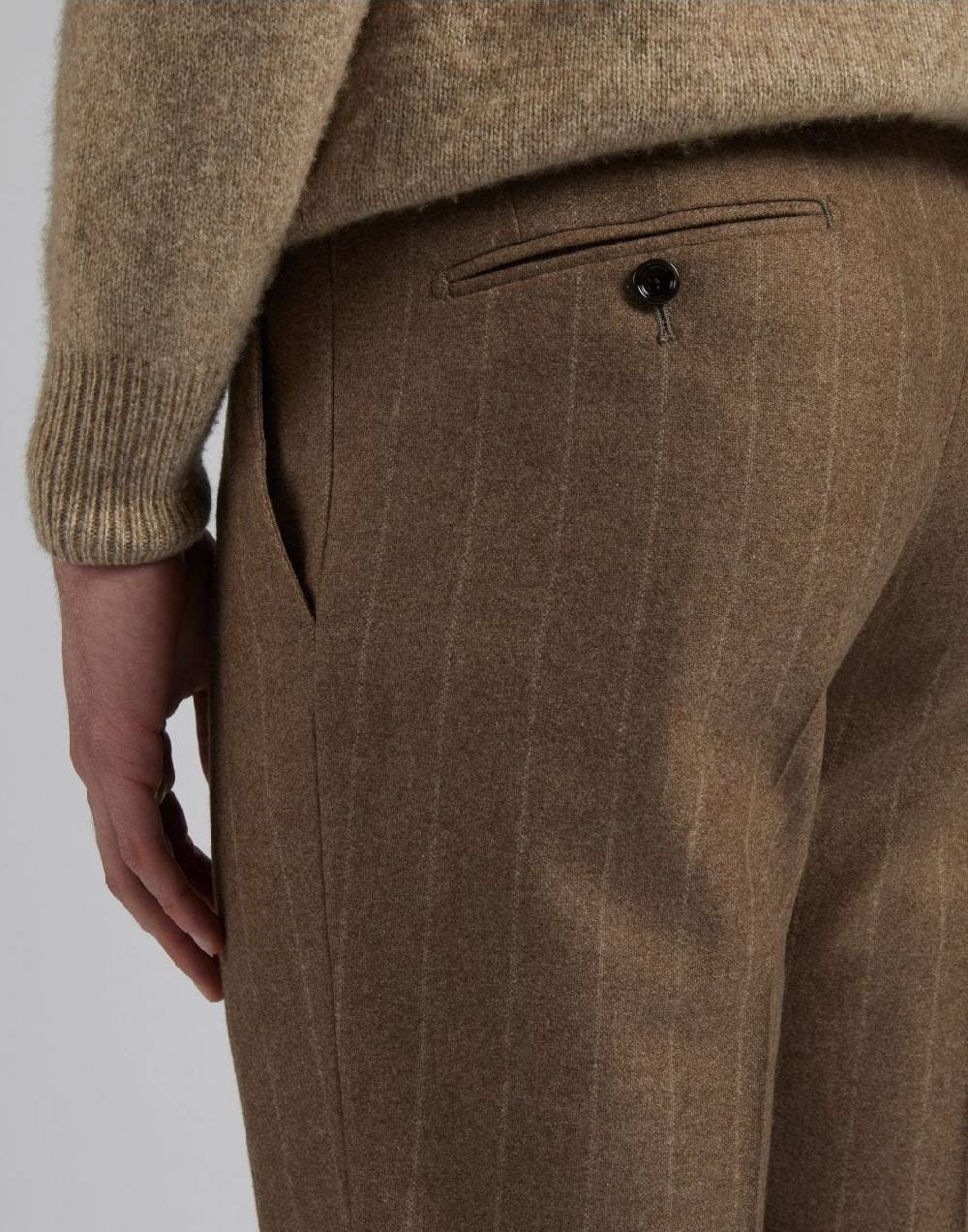 Lardini Abito special line in cashmere dai colori naturali Offerta