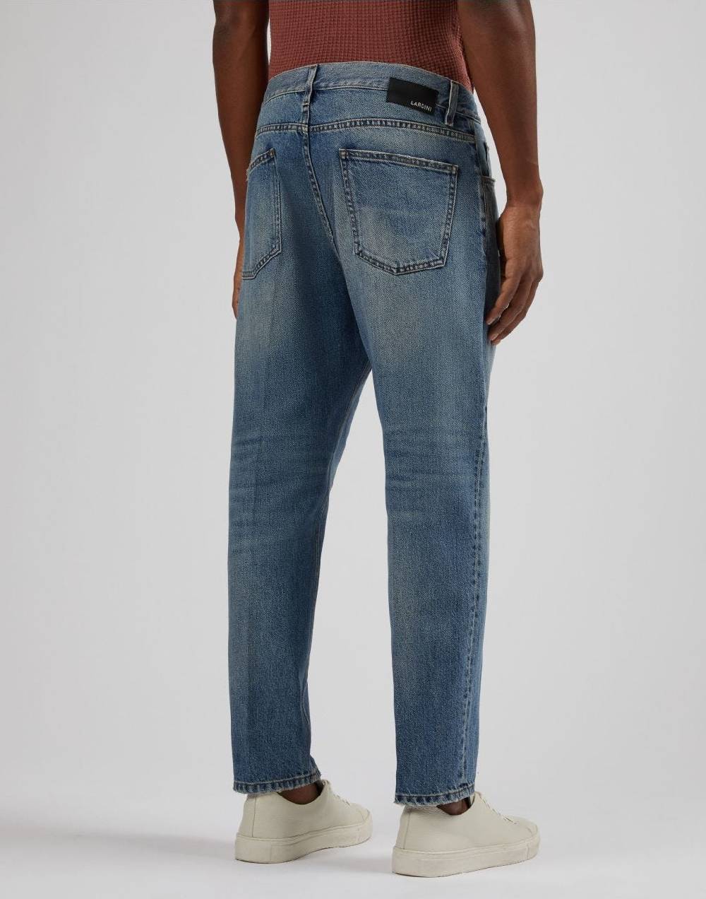 Lardini Jeans carrot in denim di cotone In Linea