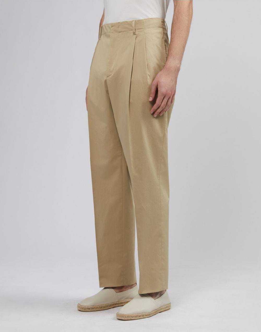 Lardini Pantalone beige in satin stretch di cotone Nuova
