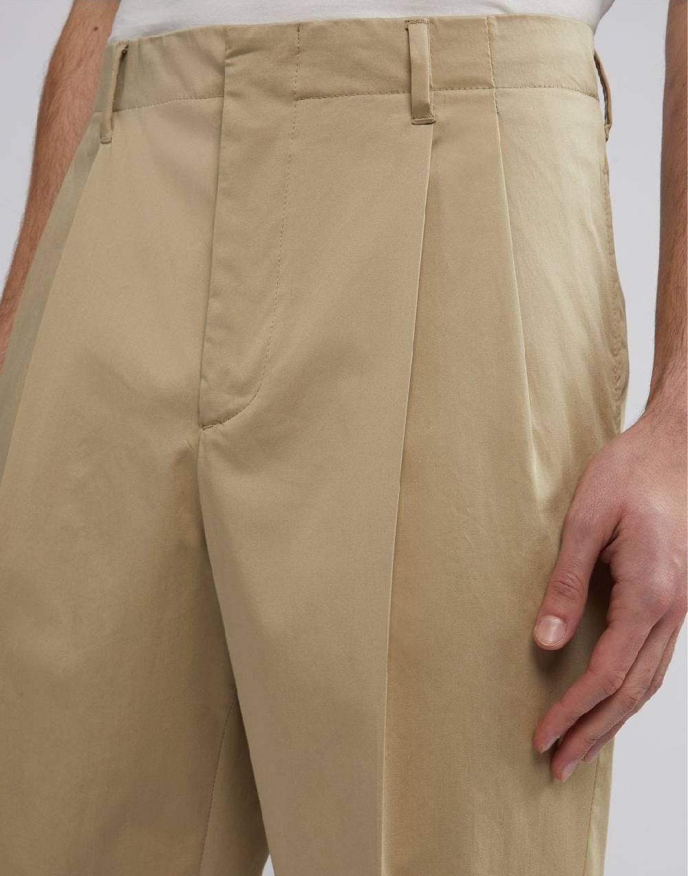Lardini Pantalone beige in satin stretch di cotone Nuova