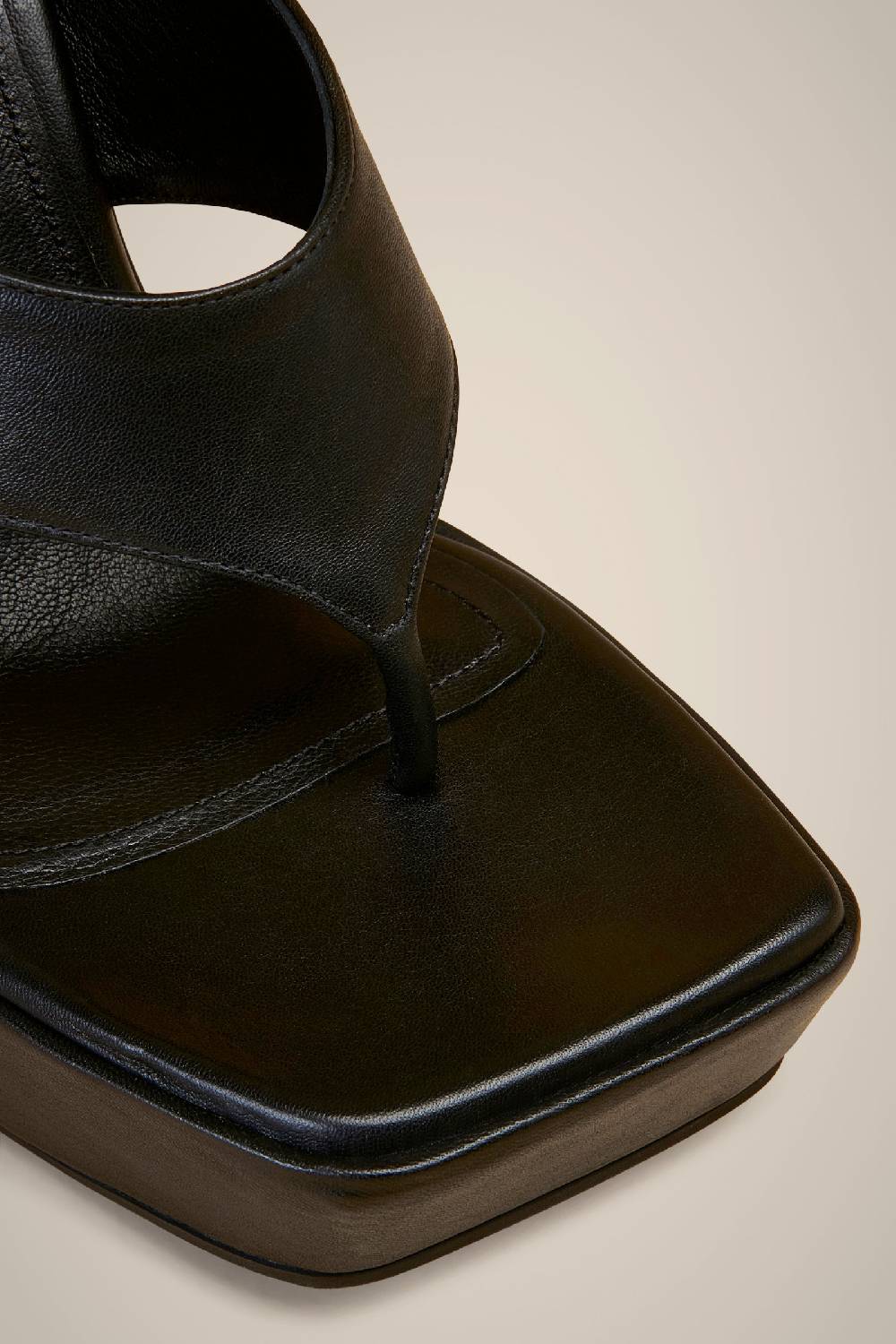 Liviana Conti MULE PLATFORM INFRAD S4AA4SC79Y69-0.36 Offerta
