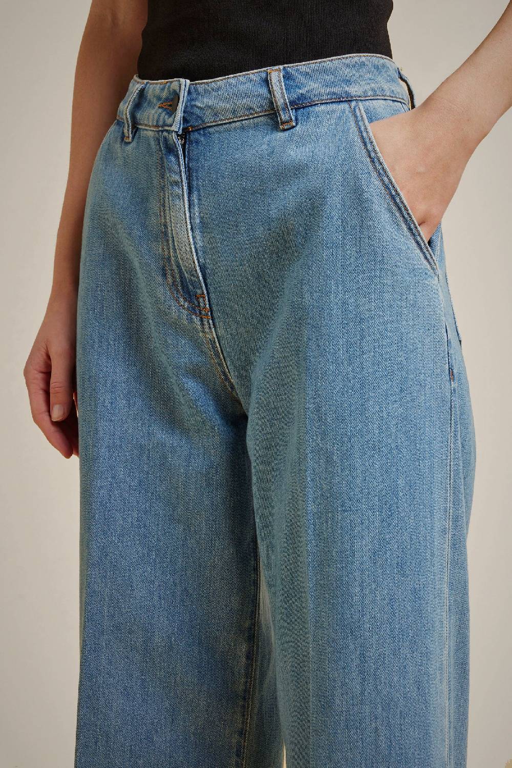 Liviana Conti STRAIGHT FIT DENIM S4FF4SY47Z89-0.26 Affare Del Giorno