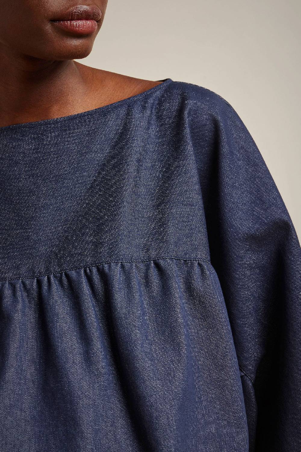 Liviana Conti BLUSA CON ARRICCI S4FF4SL60N08-0.38 Offerta