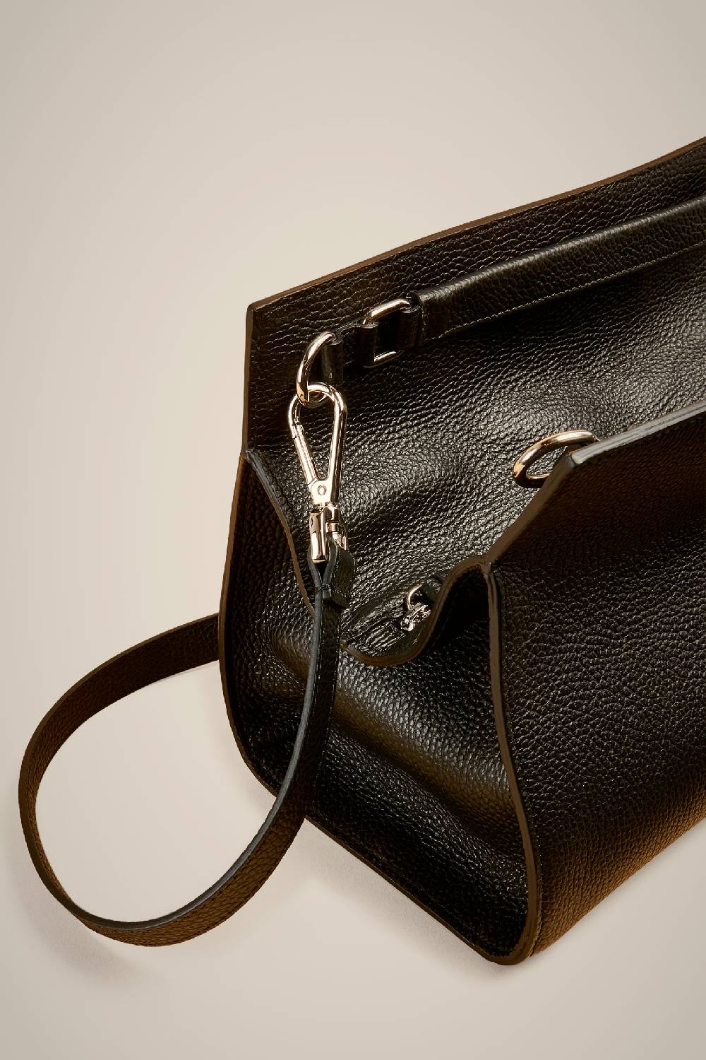 Liviana Conti CLUTCH DOPPIA MANIGL S4AA4SA01Y69-0.NR Vendita Economica