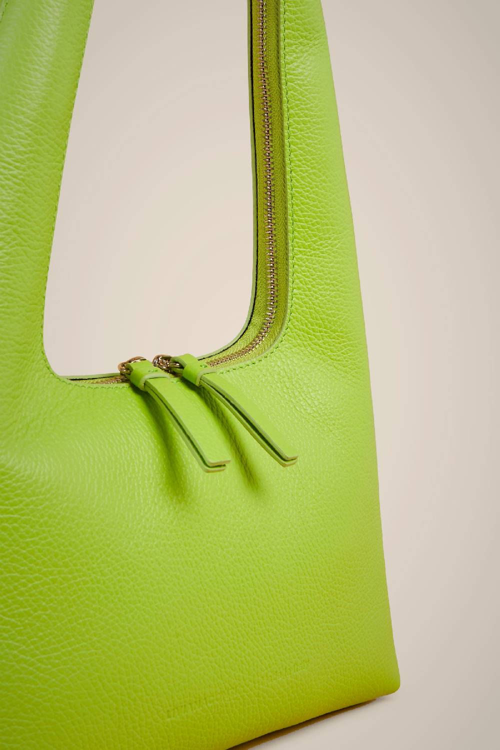 Liviana Conti HOBO CHIUSURA ZIP S4AA4SA06Q32-0.NR Prezzo Ridotto