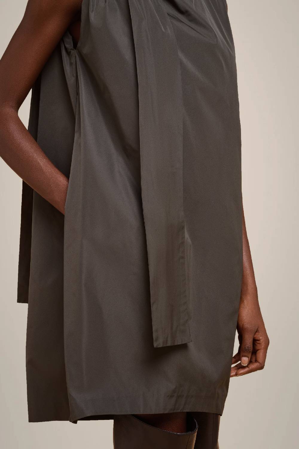 Liviana Conti ABITO CON FIOCCO IN TAFFETA' W4FF4WY22S89-0.38 Negozio