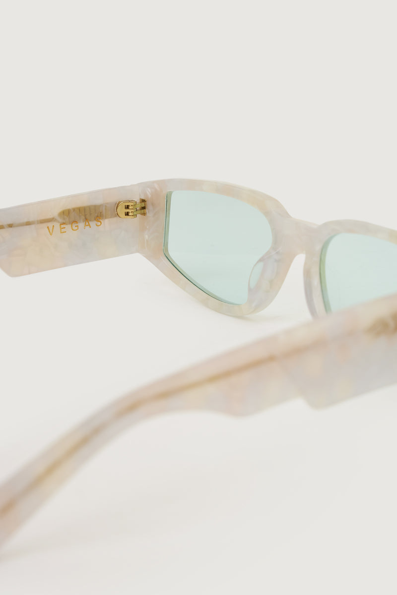 Paura VEGAS SUNGLASSES PEARL/CELESTIAL LENS Offerte