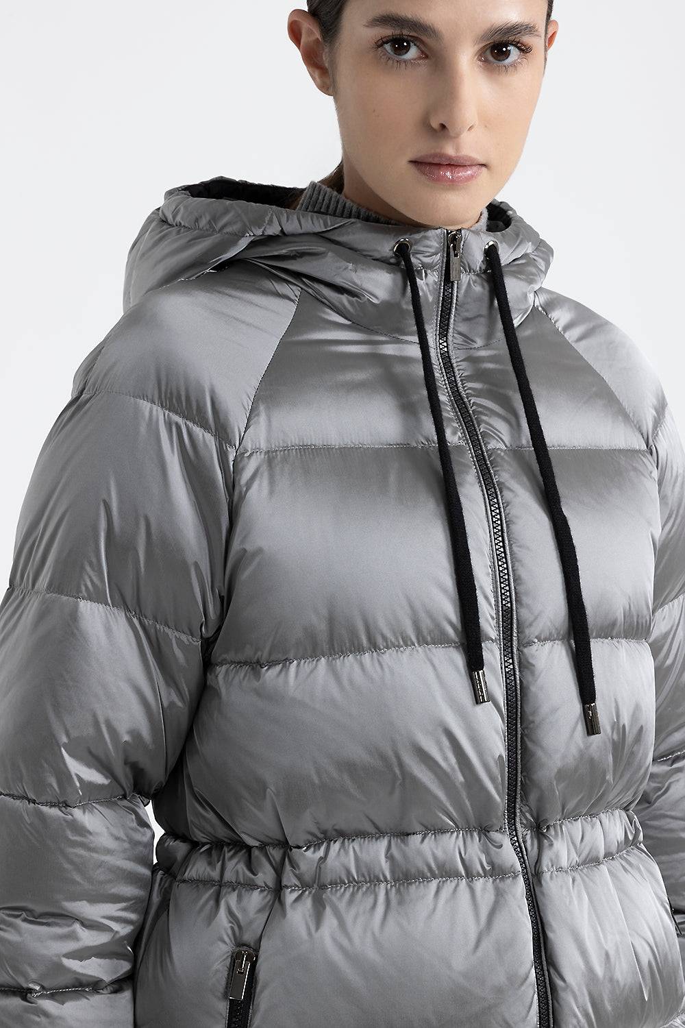 Peserico Piumino lungo con cappuccio in twill di nylon WR Presa