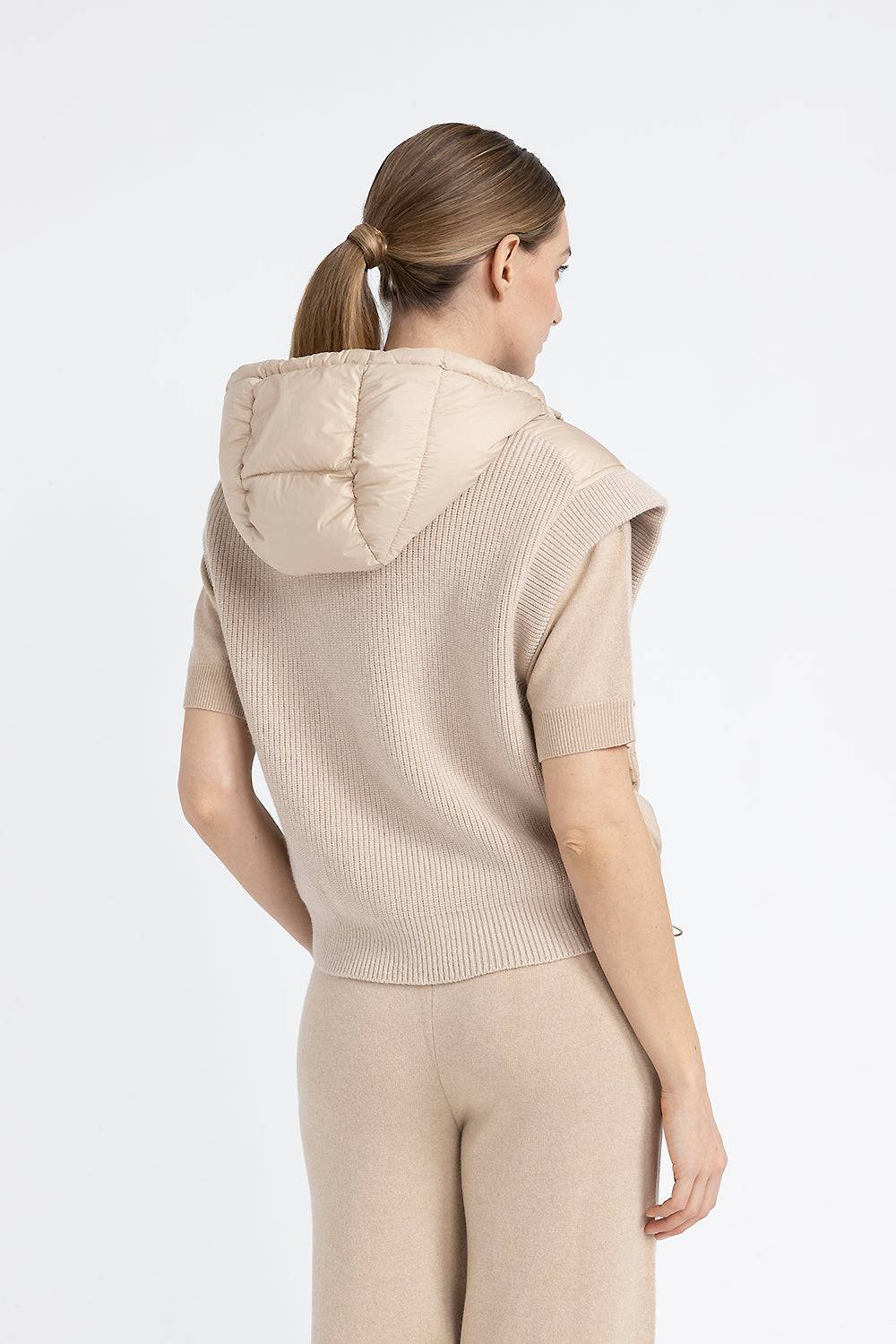 Peserico Gilet in piuma con cappuccio in lana e microfibra Italia