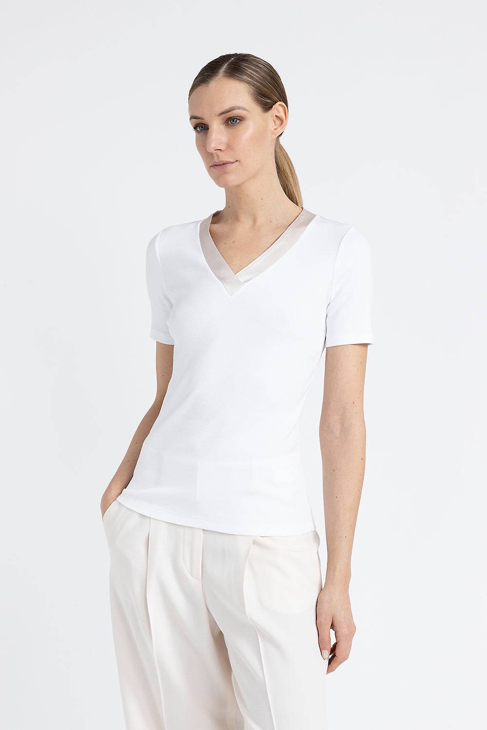 Peserico T-shirt in jersey con scollo a V in seta 2025