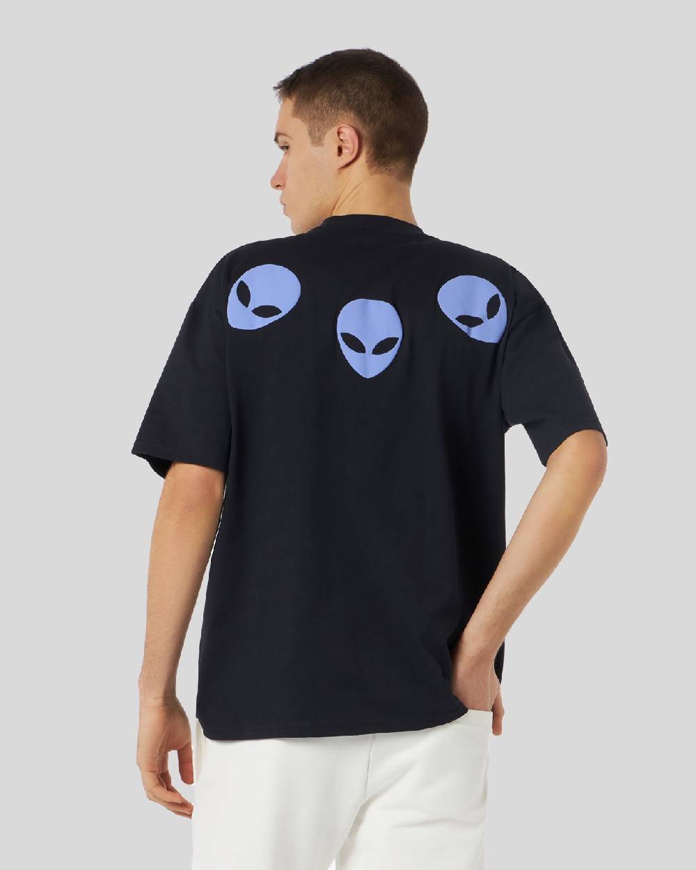 Phobia Archive T-SHIRT NERA CON GRAFICA TRIPLE ALIEN VIOLA In Vendita