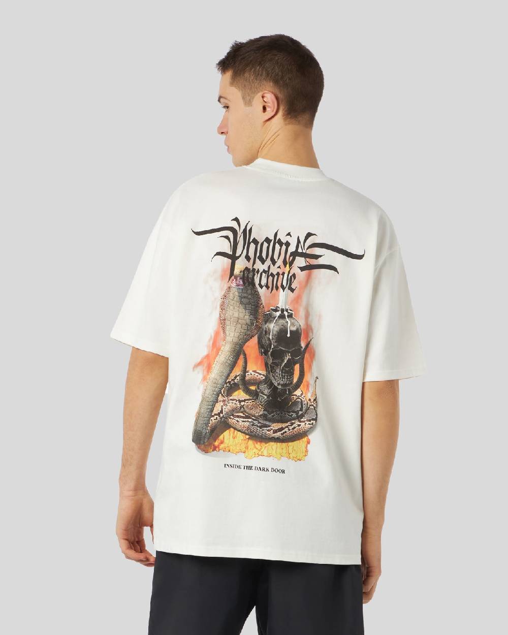 Phobia Archive T-SHIRT BIANCA CON GRAFICA FIERY COBRA ARANCIONE Hotsell