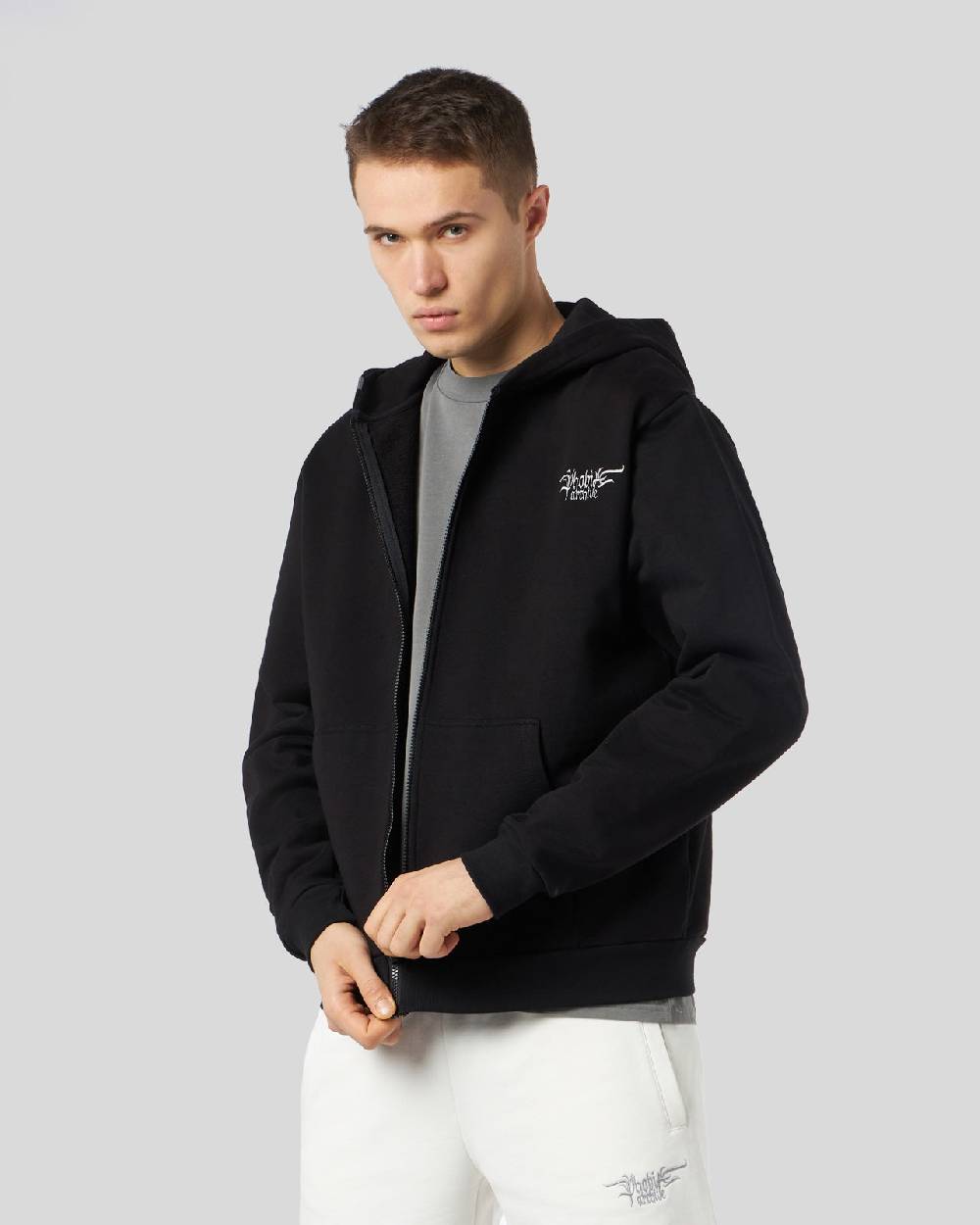 Phobia Archive FELPA CON ZIP NERA CON GOTIC LOGO RICAMATO Qualità Garantita