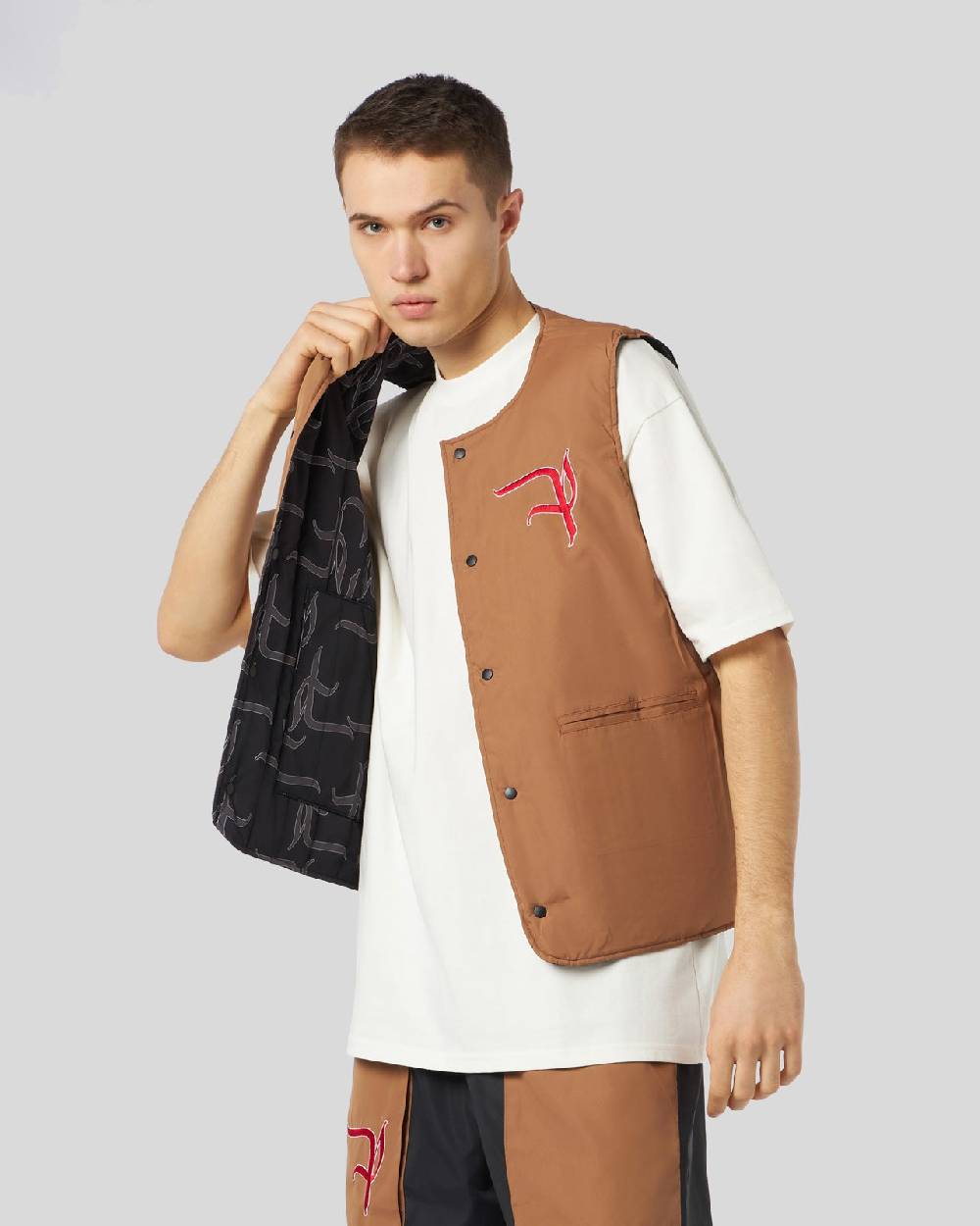Phobia Archive GILET DOUBLE FACE CON LOGO GOTIC P ALL OVER ED ETICHETTA METALLICA Offerte