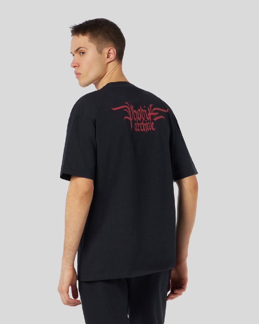 Phobia Archive T-SHIRT NERA CON GRAFICA TRIPLE SKULL ROSSA Italia