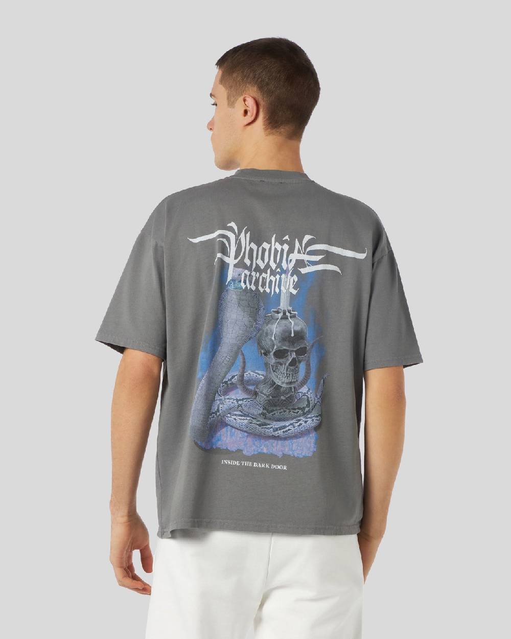 Phobia Archive T-SHIRT GRIGIA CON GRAFICA FIERY COBRA VIOLA Vendita