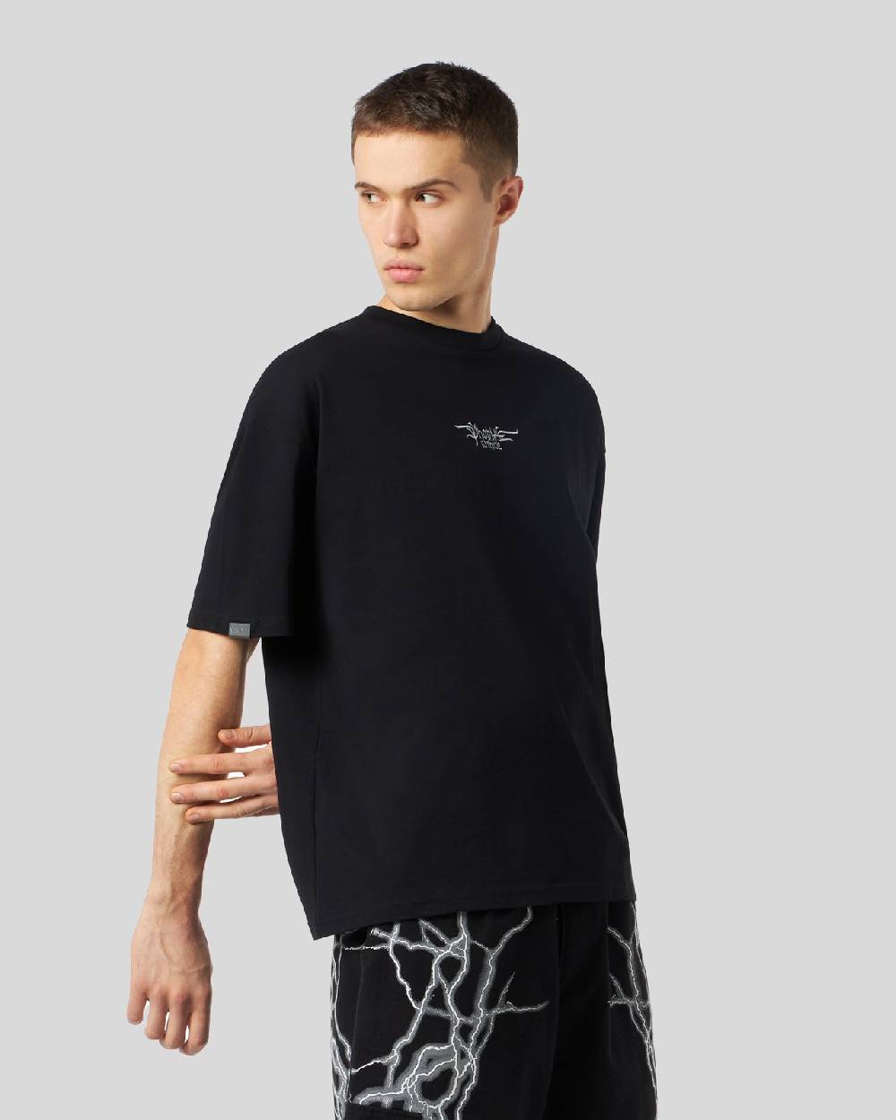Phobia Archive T-SHIRT NERA CON LOGO GOTICO ED ETICHETTA METALLICA Saldi