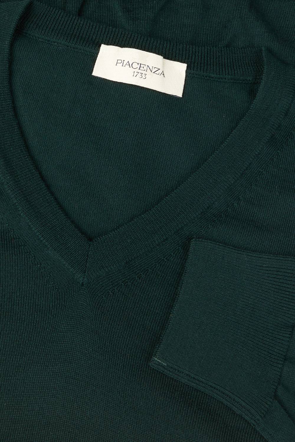 Piacenza 1733 Scollo V lana merino super fine verde scuro Presa