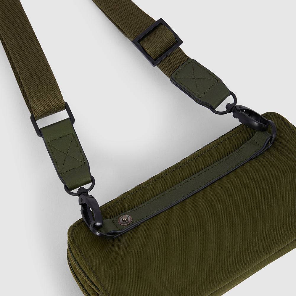 Piquadro Case in recycled fabric with three dividers Italia