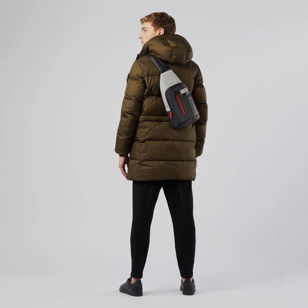 Piquadro Mono sling bag with LED light Promozione