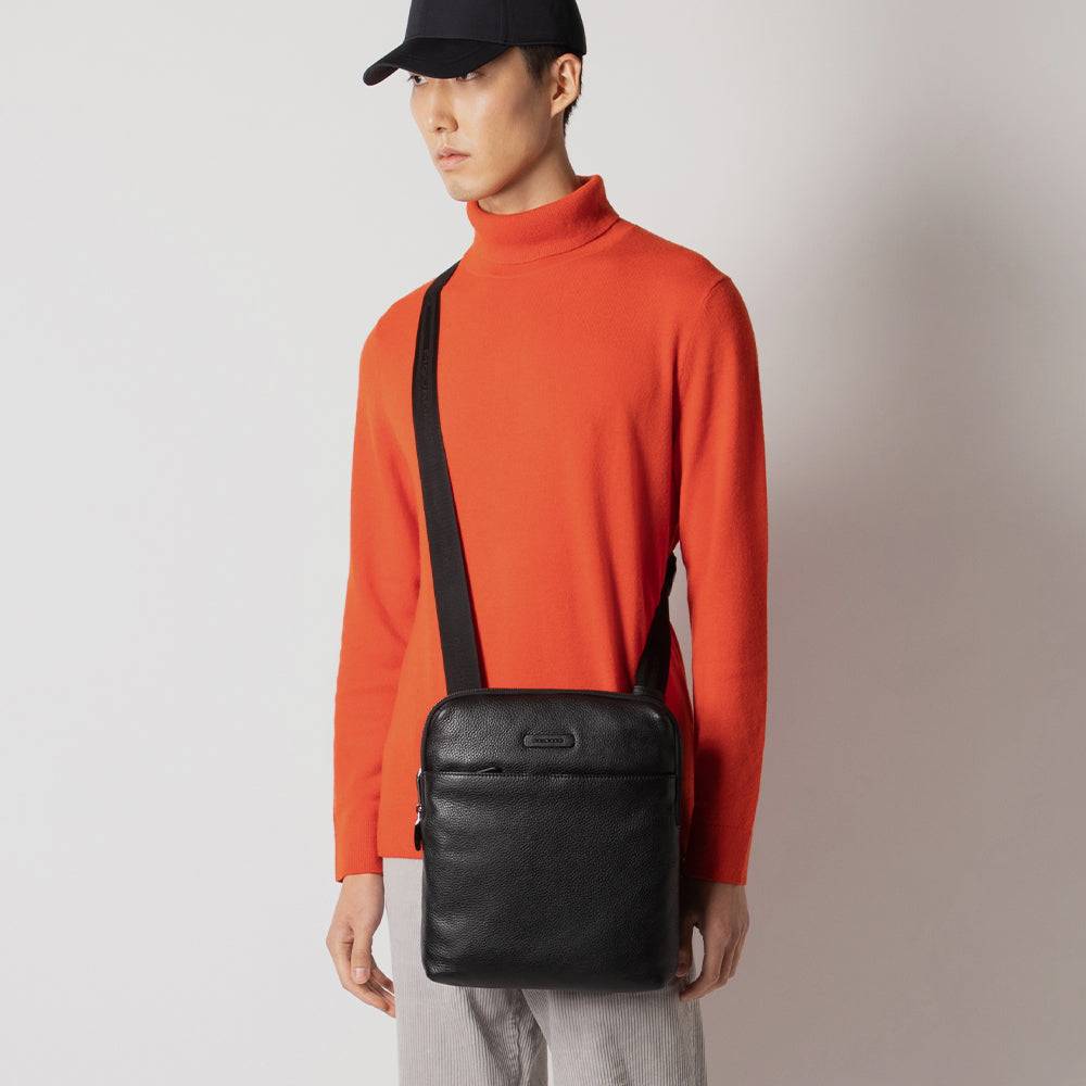 Piquadro Expandable iPad® crossbody bag with front pocket Affare Del Giorno